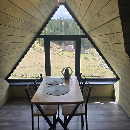 Synevyr House 2
